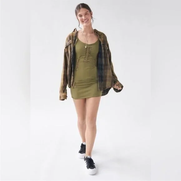 Urban Outfitters UO Slit Cut Out Macrame Mini Dress Olive Army Green New Medium - Picture 15 of 16